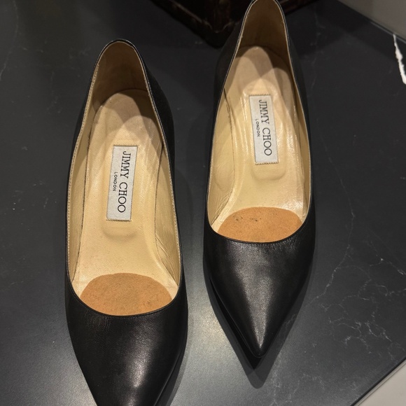 Jimmy Choo ladies size 371/2 pointed toe pumps very stylish - Picture 3 of 4